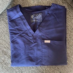 Figs Scrubs Catarina One-Pocket Scrub Top in Navy